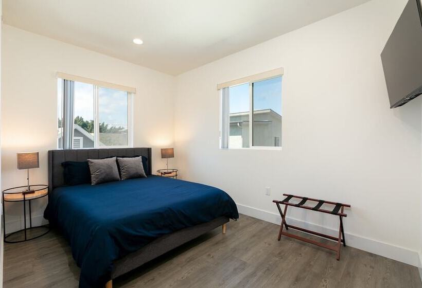 Downtown Darling By Avantstay Rooftop Deck, View