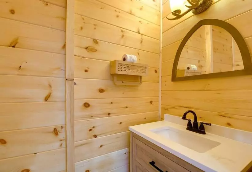 Gatlinburg Cabin W/ Game Room, Hot Tub & Mtn Views