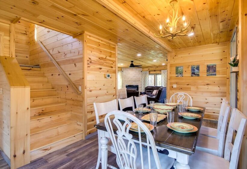 Gatlinburg Cabin W/ Game Room, Hot Tub & Mtn Views
