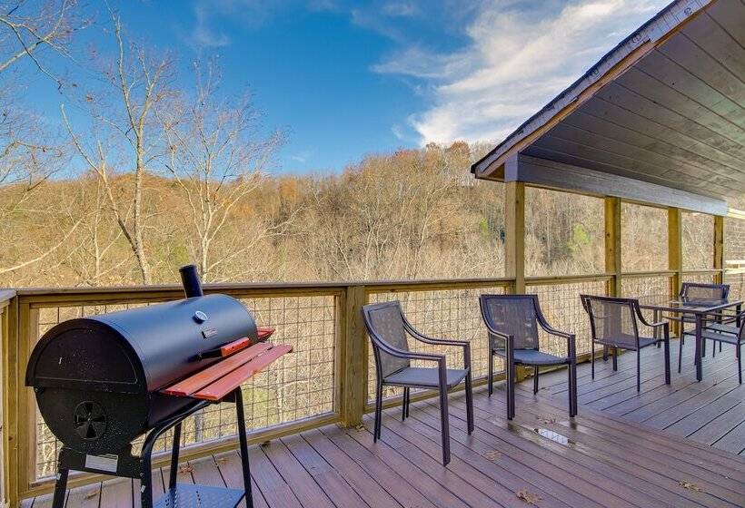 Gatlinburg Cabin W/ Game Room, Hot Tub & Mtn Views