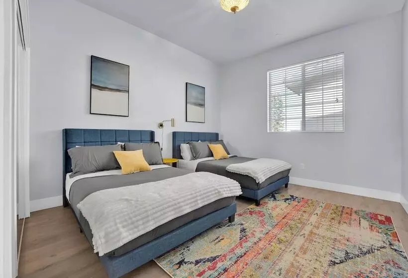Hinds By Avantstay Duplex In North Hollywood