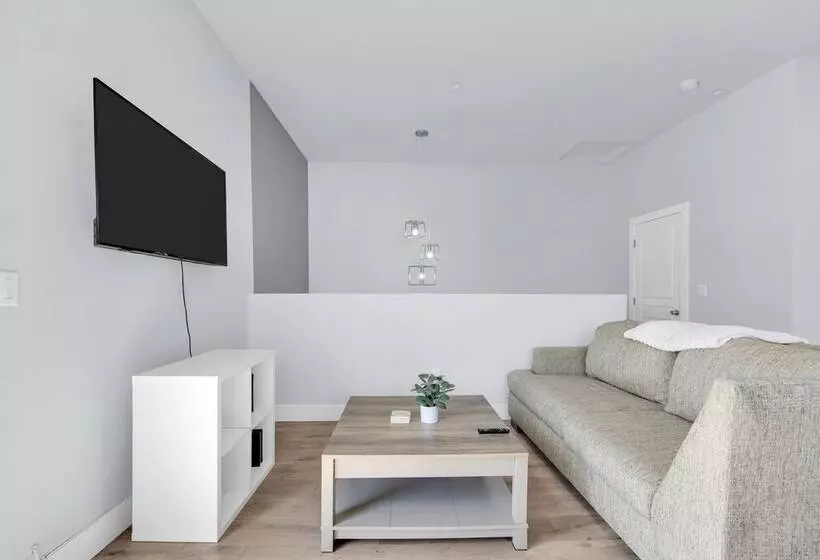 Hinds By Avantstay Duplex In North Hollywood