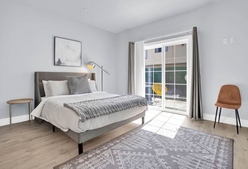 Hinds By Avantstay Duplex In North Hollywood