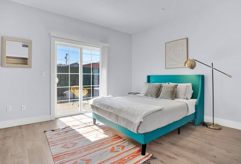 Hinds By Avantstay Duplex In North Hollywood