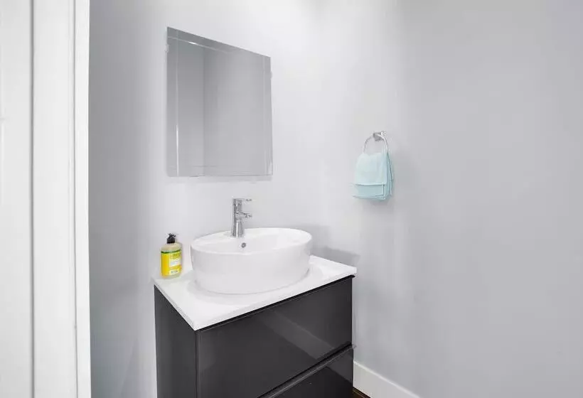 Hinds By Avantstay Duplex In North Hollywood
