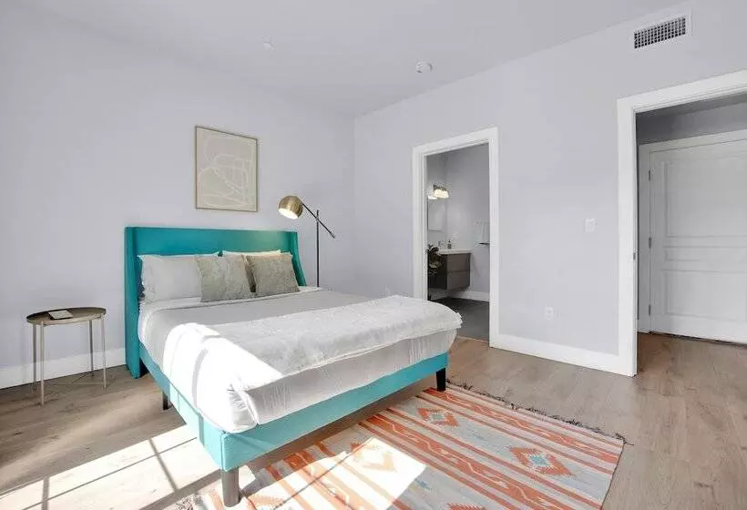 Hinds By Avantstay Duplex In North Hollywood