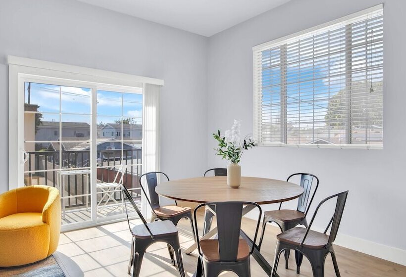 Hinds By Avantstay Duplex In North Hollywood