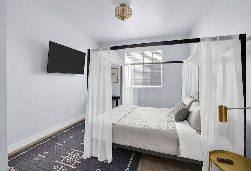 Hinds By Avantstay Duplex In North Hollywood