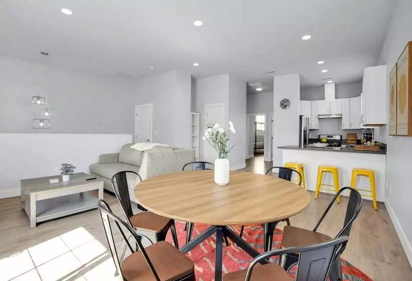 Hinds By Avantstay Duplex In North Hollywood