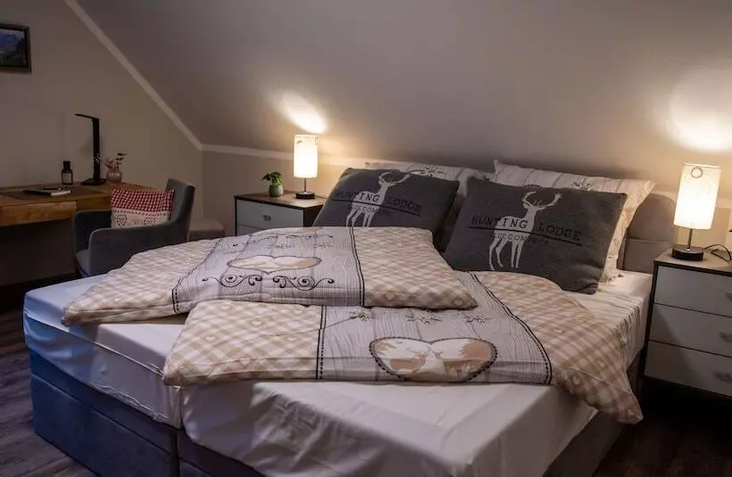 Hostelli Gasthof Neuhaus