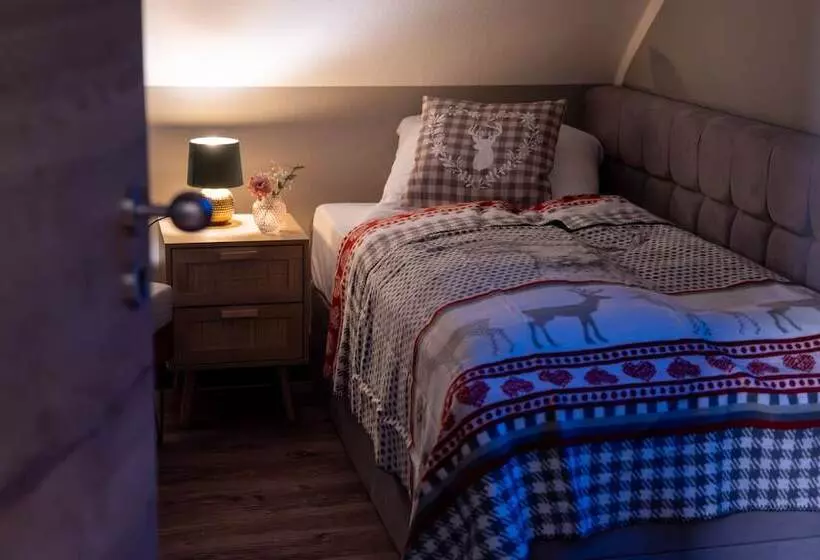 Hostelli Gasthof Neuhaus