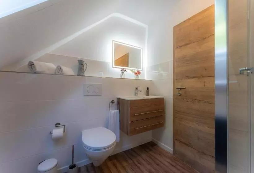 Hostelli Gasthof Neuhaus