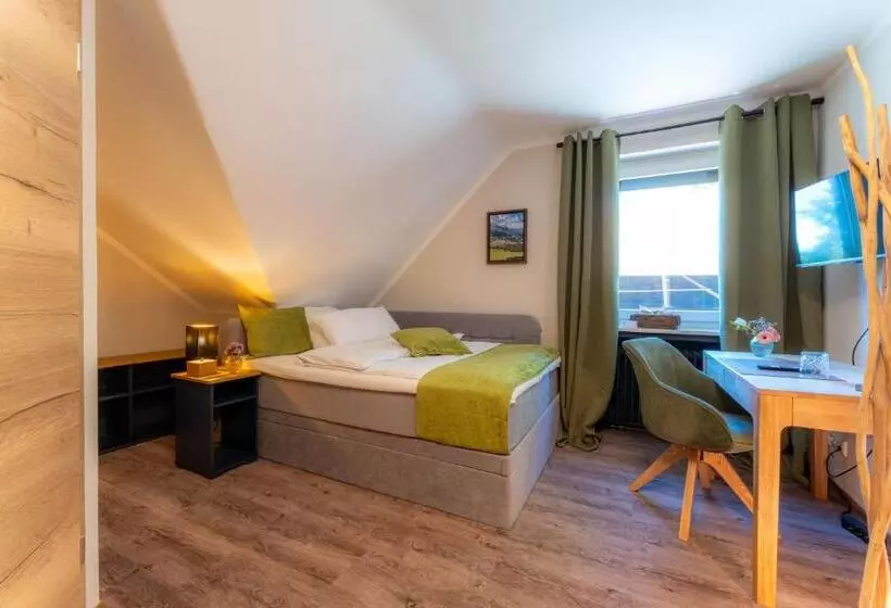 Hostelli Gasthof Neuhaus