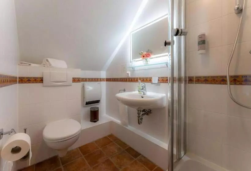 Hostelli Gasthof Neuhaus