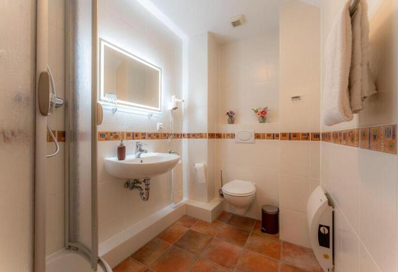 Хостел Gasthof Neuhaus