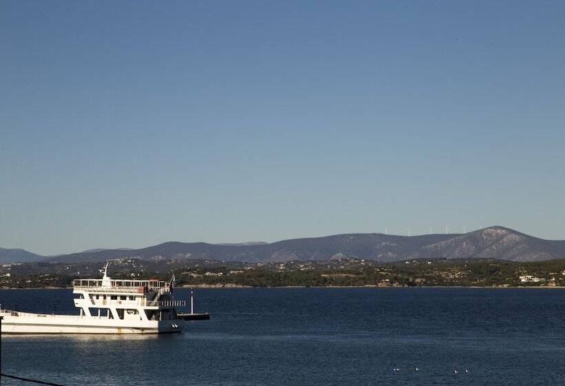 Отель Teresa Spetses