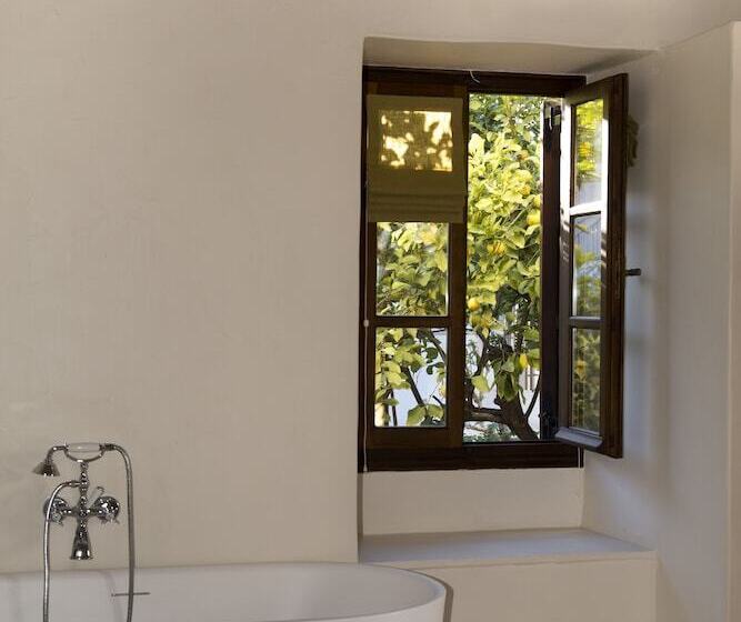 Отель Teresa Spetses