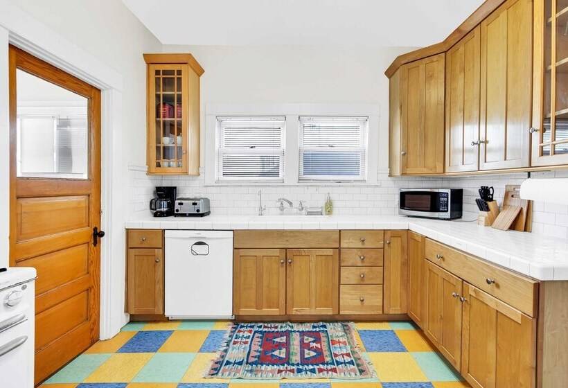 Kingsley By Avantstay Newly Furnished La Home