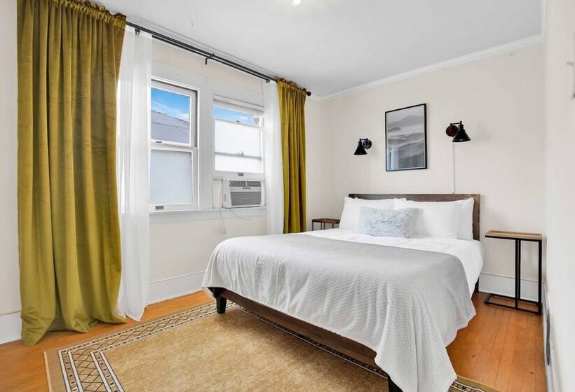 Kingsley By Avantstay Newly Furnished La Home