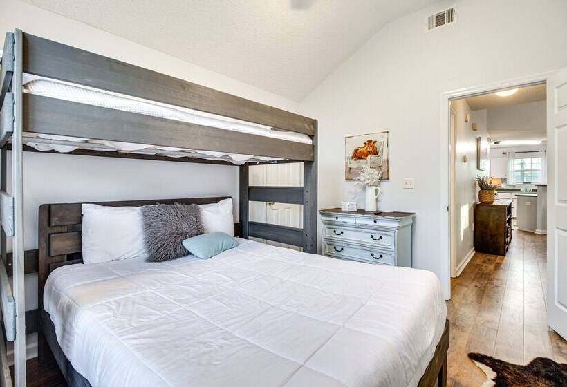 Lakeside Midway Home W/ Fire Pit & Lake Access!