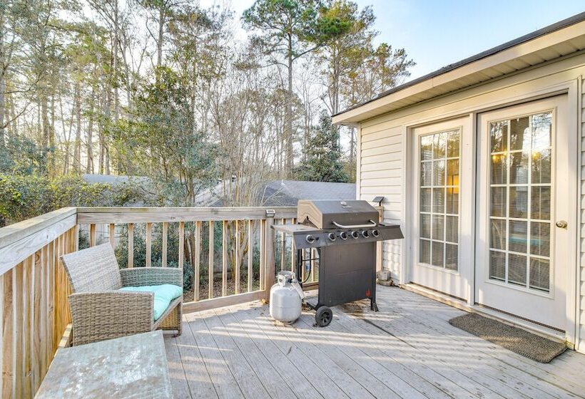 Lakeside Midway Home W/ Fire Pit & Lake Access!