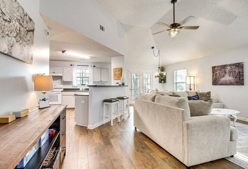 Lakeside Midway Home W/ Fire Pit & Lake Access!