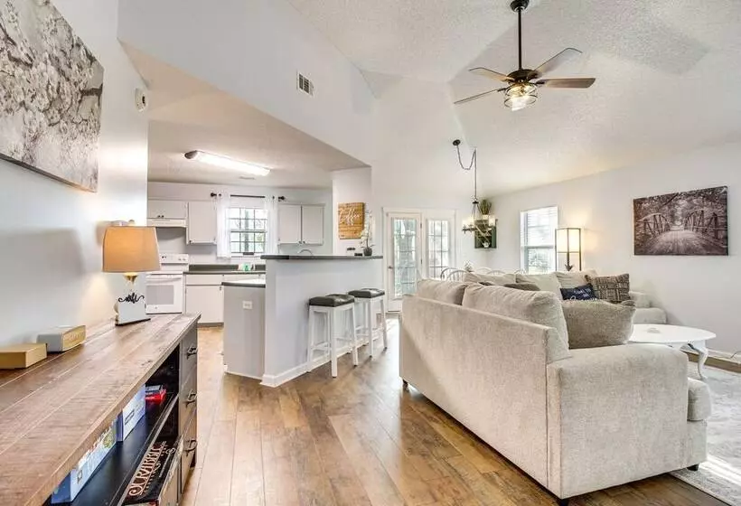 Lakeside Midway Home W/ Fire Pit & Lake Access!