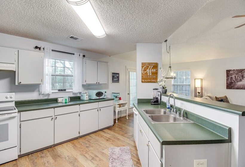 Lakeside Midway Home W/ Fire Pit & Lake Access!