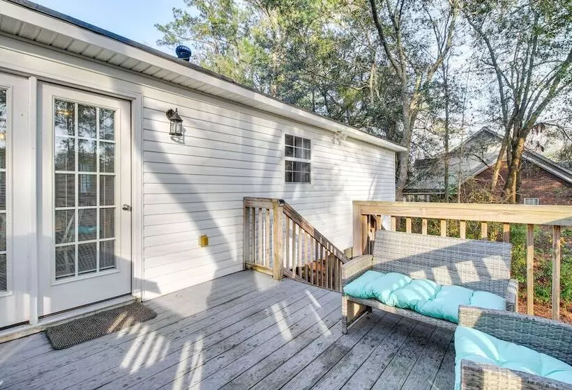 Lakeside Midway Home W/ Fire Pit & Lake Access!