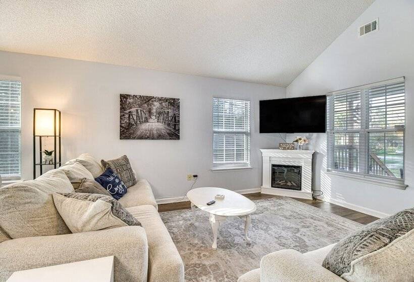 Lakeside Midway Home W/ Fire Pit & Lake Access!