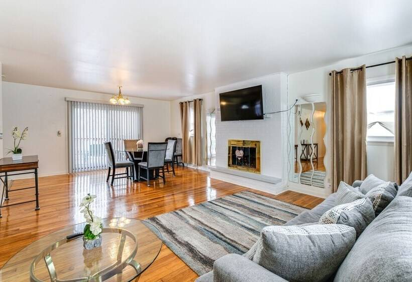 Markham Retreat Near Parks ~ 24 Mi To Chicago!