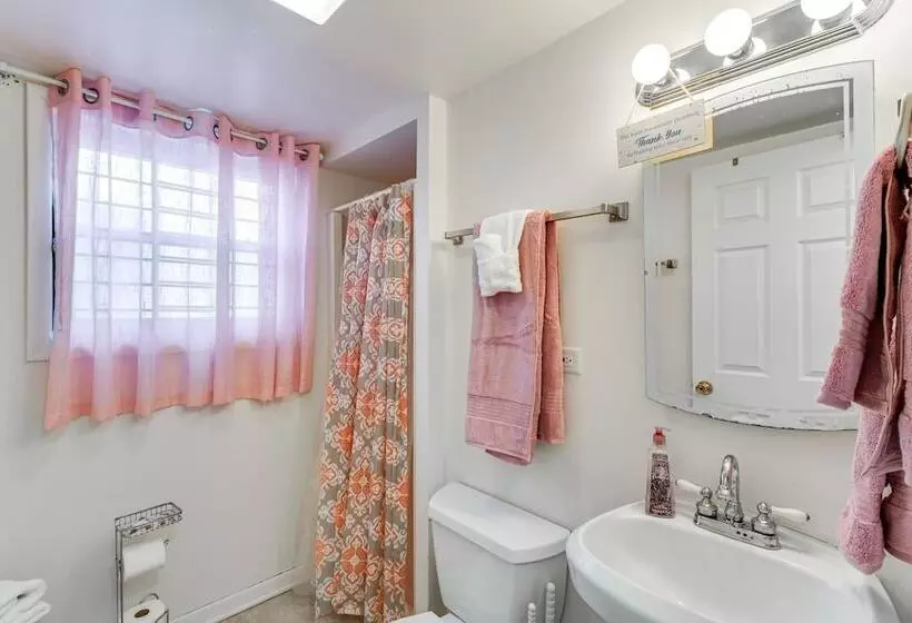 Markham Retreat Near Parks ~ 24 Mi To Chicago!