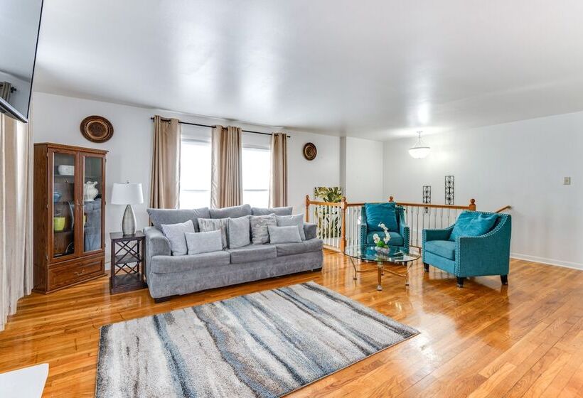 Markham Retreat Near Parks ~ 24 Mi To Chicago!