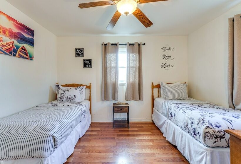 Markham Retreat Near Parks ~ 24 Mi To Chicago!