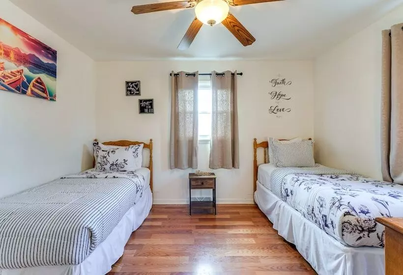 Markham Retreat Near Parks ~ 24 Mi To Chicago!