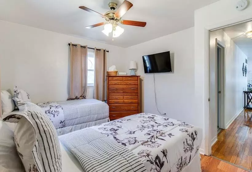 Markham Retreat Near Parks ~ 24 Mi To Chicago!