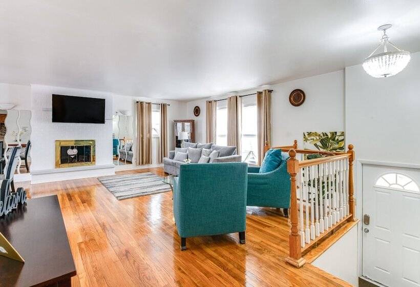 Markham Retreat Near Parks ~ 24 Mi To Chicago!