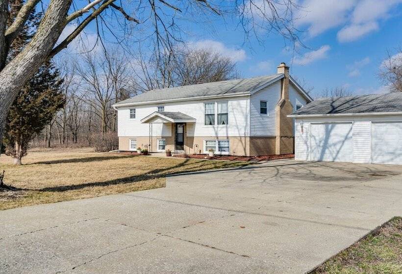 Markham Retreat Near Parks ~ 24 Mi To Chicago!