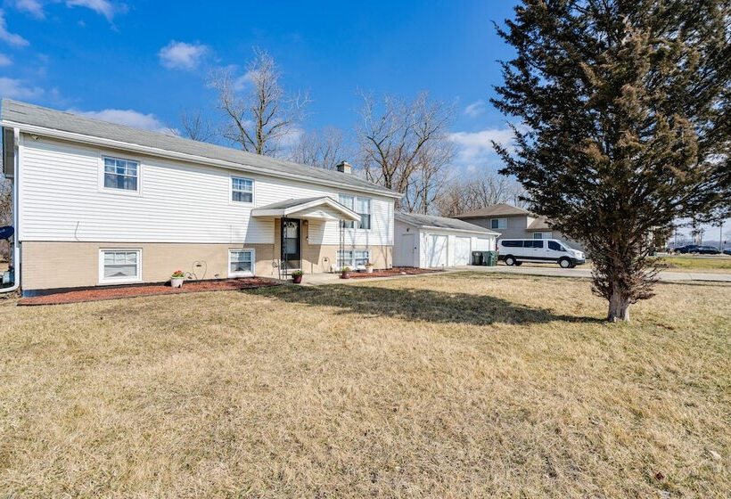 Markham Retreat Near Parks ~ 24 Mi To Chicago!