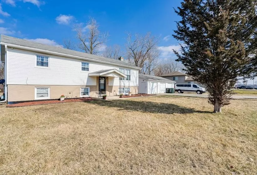 Markham Retreat Near Parks ~ 24 Mi To Chicago!