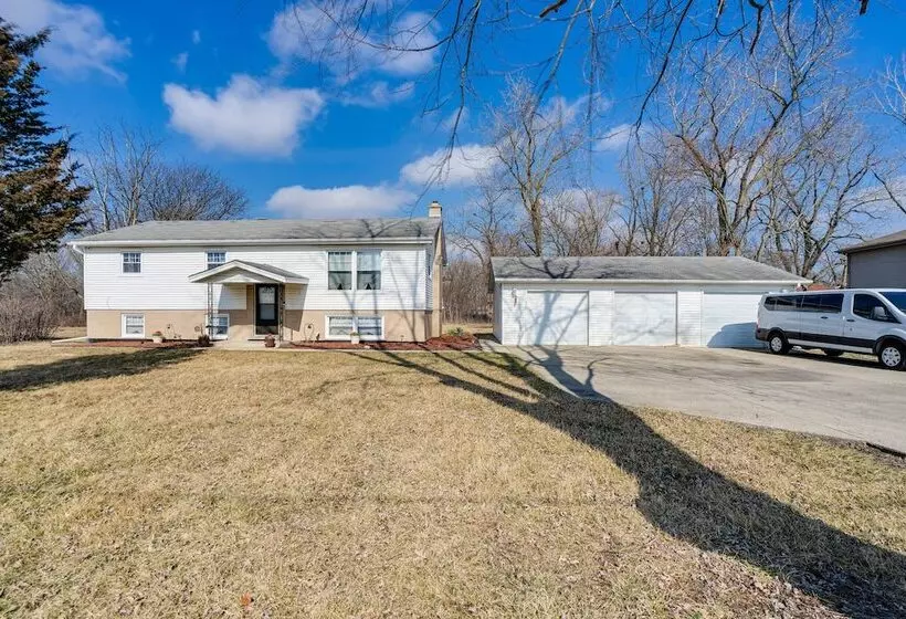 Markham Retreat Near Parks ~ 24 Mi To Chicago!