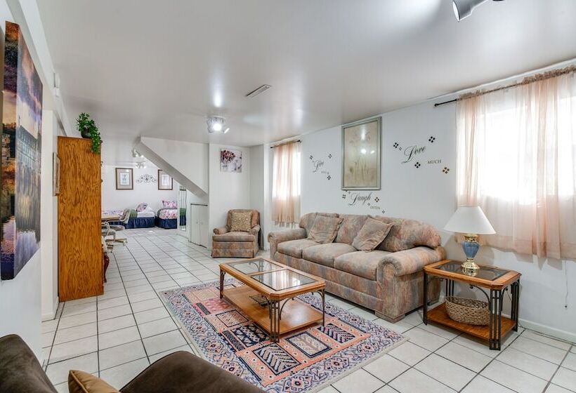 Markham Retreat Near Parks ~ 24 Mi To Chicago!