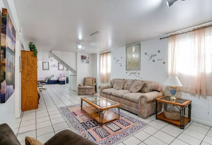 Markham Retreat Near Parks ~ 24 Mi To Chicago!