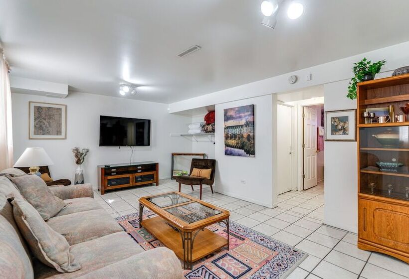 Markham Retreat Near Parks ~ 24 Mi To Chicago!