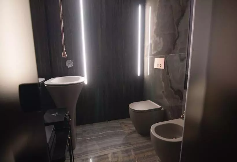 پانسیون Tritone Luxury Suites Fontana Di Trevi