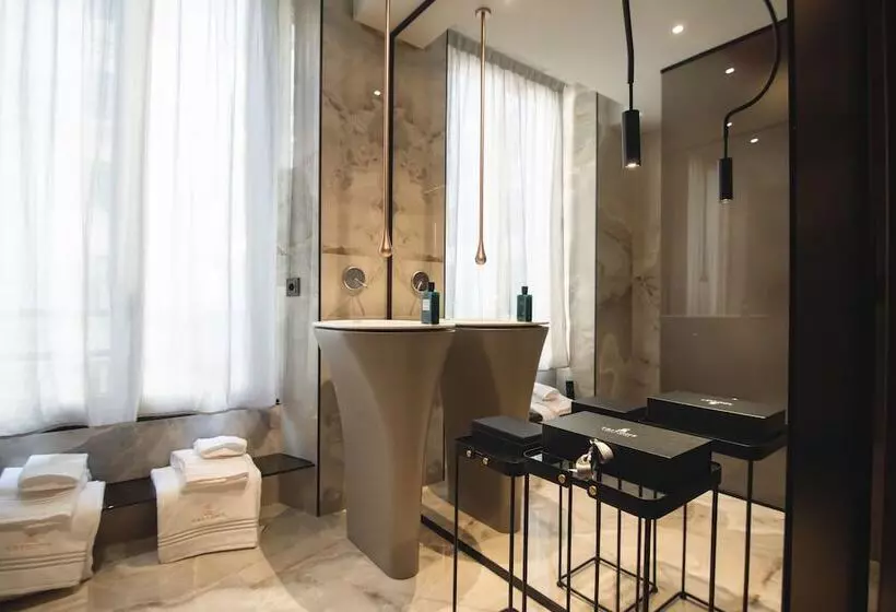 پانسیون Tritone Luxury Suites Fontana Di Trevi
