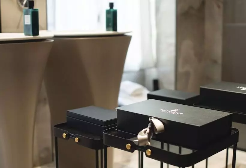 پانسیون Tritone Luxury Suites Fontana Di Trevi