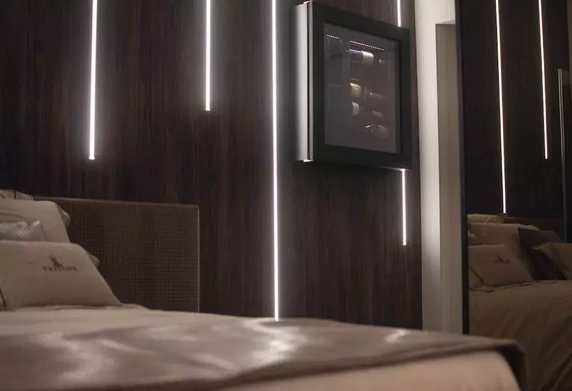 پانسیون Tritone Luxury Suites Fontana Di Trevi