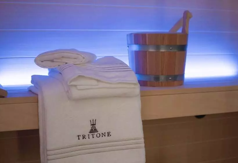 پانسیون Tritone Luxury Suites Fontana Di Trevi