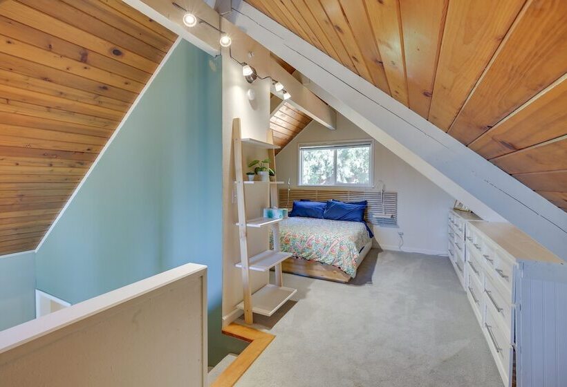 Renton Home W/ Fire Pit: Steps To Lake Access!